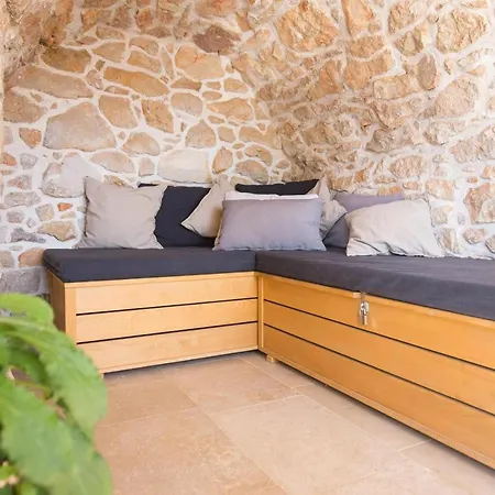 Ferienhaus House Misto *